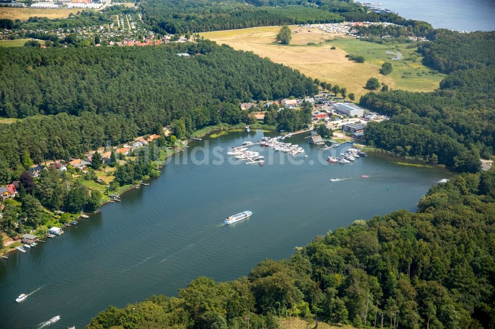 Luftaufnahme Eldenburg - Marina Eldenburg - Hafenbereich am Ufer des Reeckkanals in Eldenburg im Bundesland Mecklenburg-Vorpommern