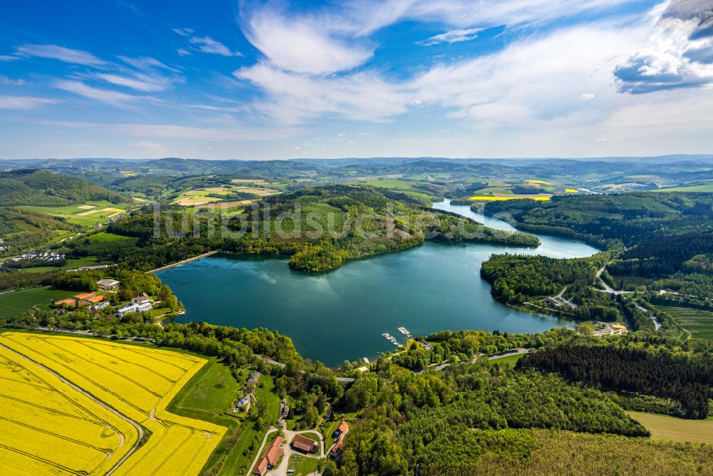 Luftbild Meschede - Marina - Hafenbereich am Ufer des Segel-Club Hennesee e.V. Meschede Berghauser Bucht in Meschede im Bundesland Nordrhein-Westfalen