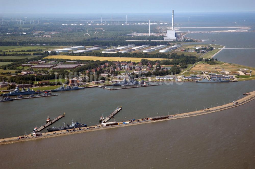 Luftaufnahme Wilhemshaven - Marinestützpunkt Heppenser Groden, NWO-Ölhafen und Neuer Vorhafen in Wilhemshaven an der Jade in Niedersachen / NI