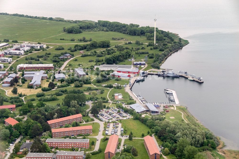 Kramerhof aus der Vogelperspektive: Marinetechnikschule Parow , Kramerhof im Bundesland Mecklenburg-Vorpommern, Deutschland