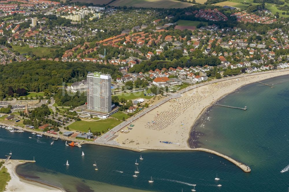 Lübeck OT Travemünde von oben - MARITIM Strandhotel Travemünde am Strand von Lübeck - Travemünde in der Lübecker Bucht im Bundesland Schleswig-Holstein