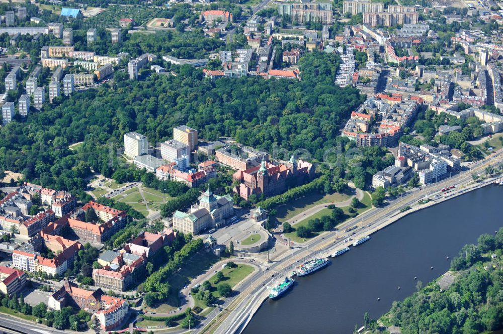 Stettin / Szczecin aus der Vogelperspektive: Maritimes Museum an der Hakenterasse am Adam-Mickiewicz-Platz in Stettin / Szczecin