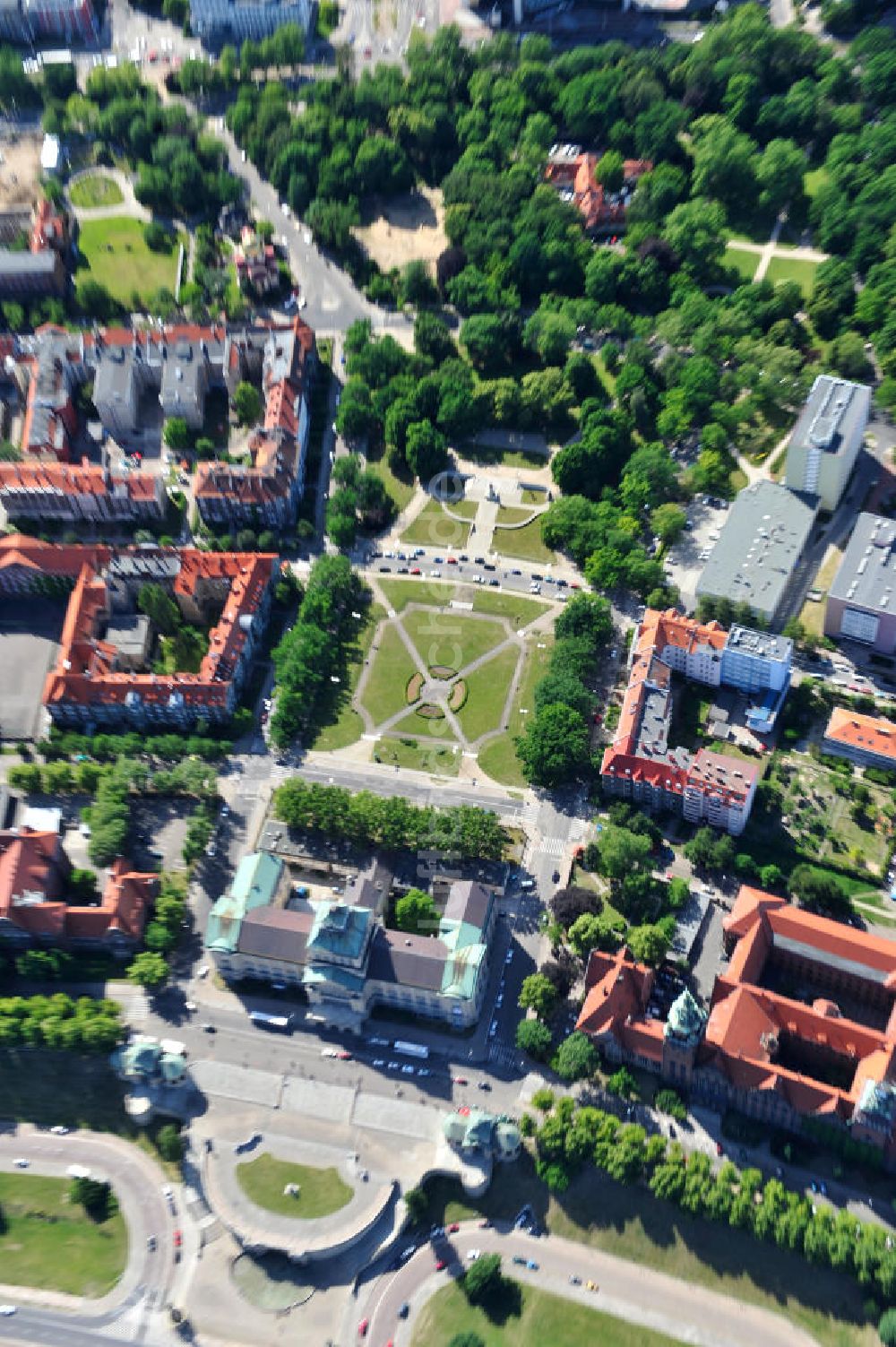 Stettin / Szczecin aus der Vogelperspektive: Maritimes Museum an der Hakenterasse am Adam-Mickiewicz-Platz in Stettin / Szczecin