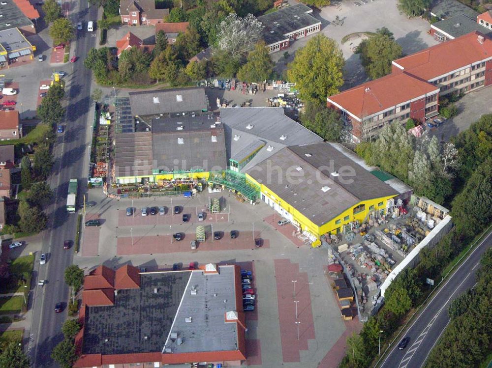 Marienhafe aus der Vogelperspektive: Marktkauf Bau- und Gartencenter mit Tankstelle