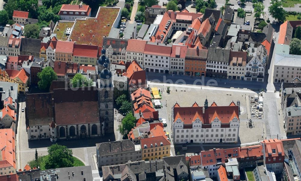 Luftbild Lutherstadt Wittenberg - Marktplatz mit dem Alten Rathaus und der Stadtkirche St. Marien in Wittenberg im Bundesland Sachsen-Anhalt