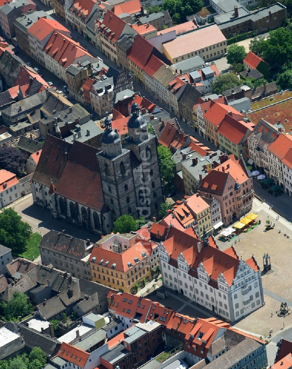 Lutherstadt Wittenberg von oben - Marktplatz mit dem Alten Rathaus und der Stadtkirche St. Marien in Wittenberg im Bundesland Sachsen-Anhalt