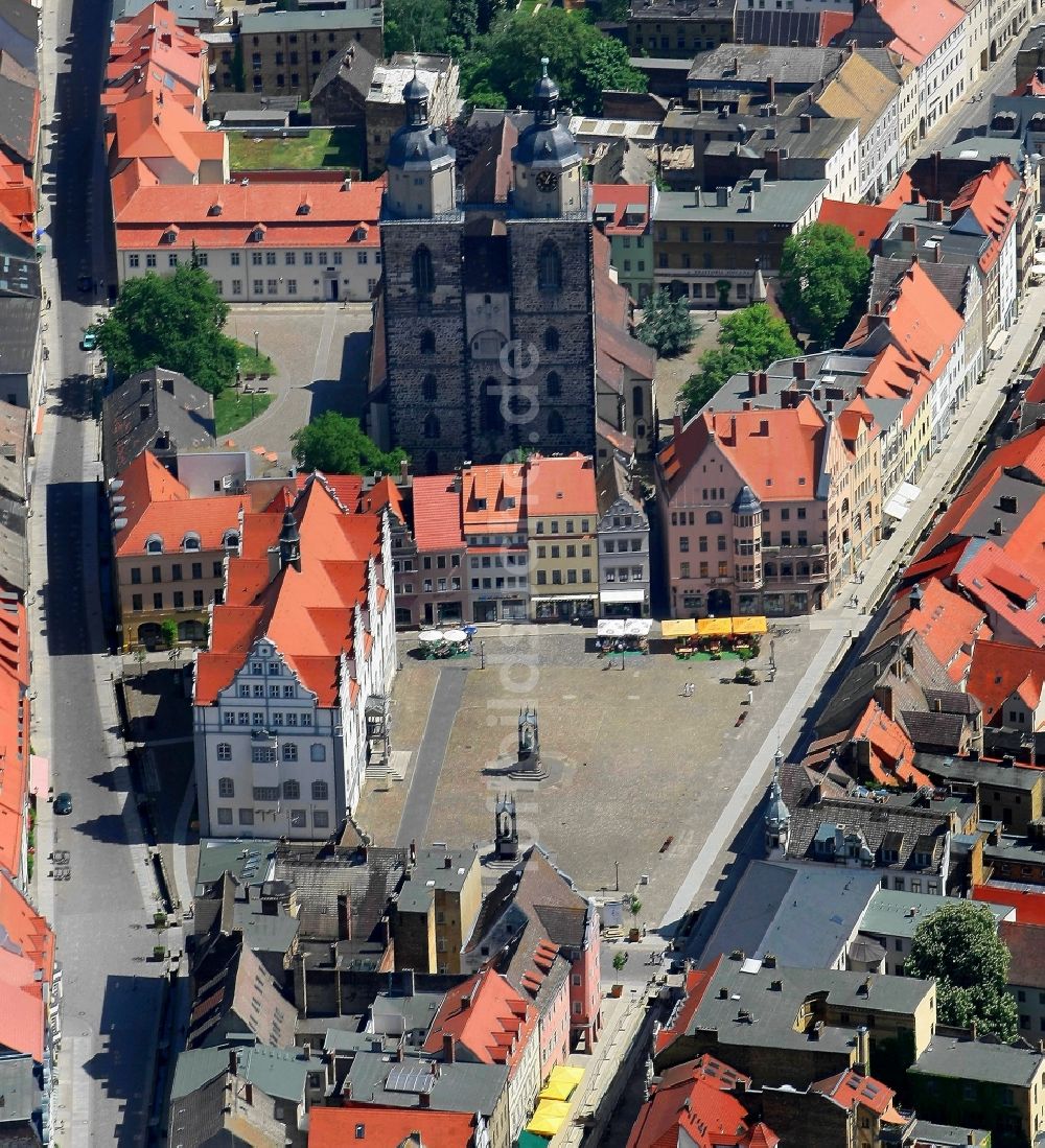 Lutherstadt Wittenberg aus der Vogelperspektive: Marktplatz mit dem Alten Rathaus und der Stadtkirche St. Marien in Wittenberg im Bundesland Sachsen-Anhalt