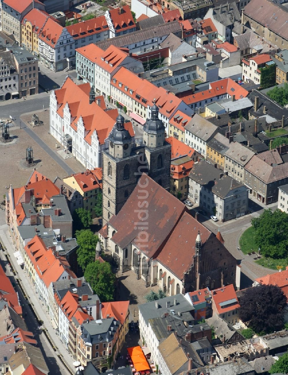 Lutherstadt Wittenberg aus der Vogelperspektive: Marktplatz mit dem Alten Rathaus und der Stadtkirche St. Marien in Wittenberg im Bundesland Sachsen-Anhalt