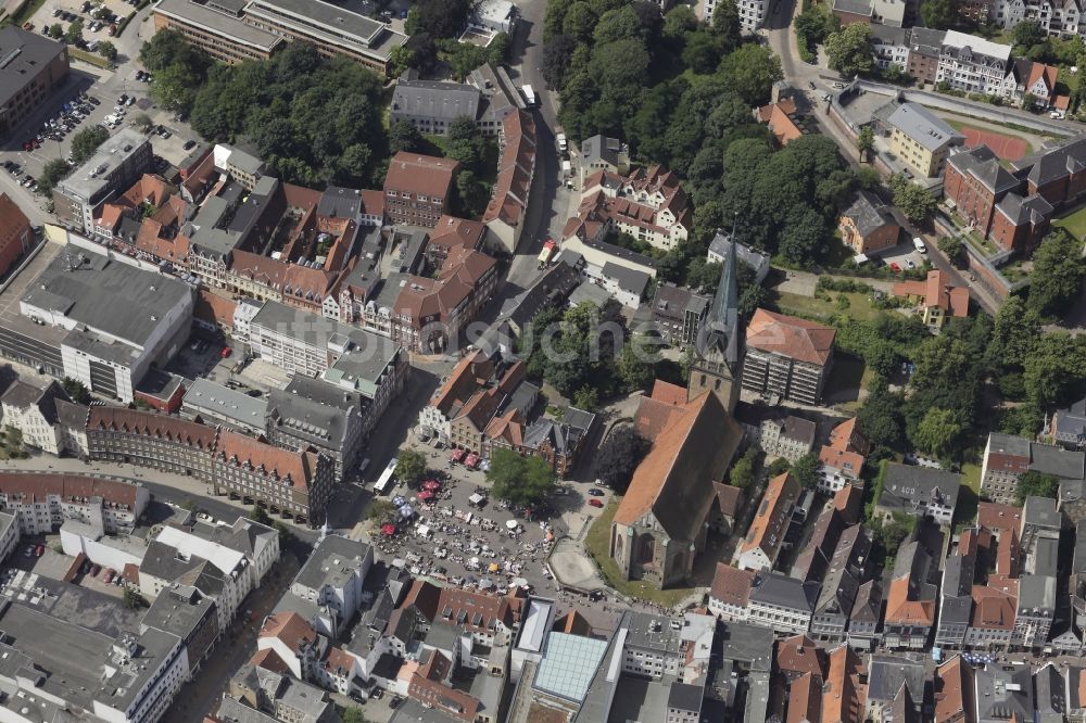 Flensburg aus der Vogelperspektive: Marktplatz in Flensburg im Bundesland Schleswig-Holstein