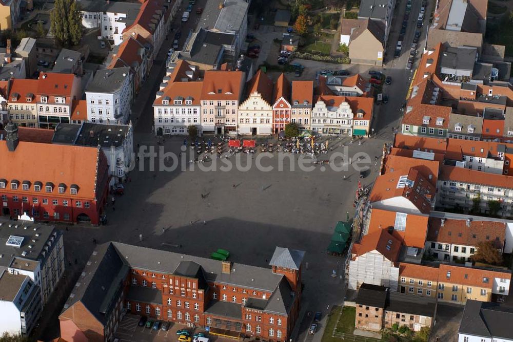 Greifswald von oben - Marktplatz und Rathaus