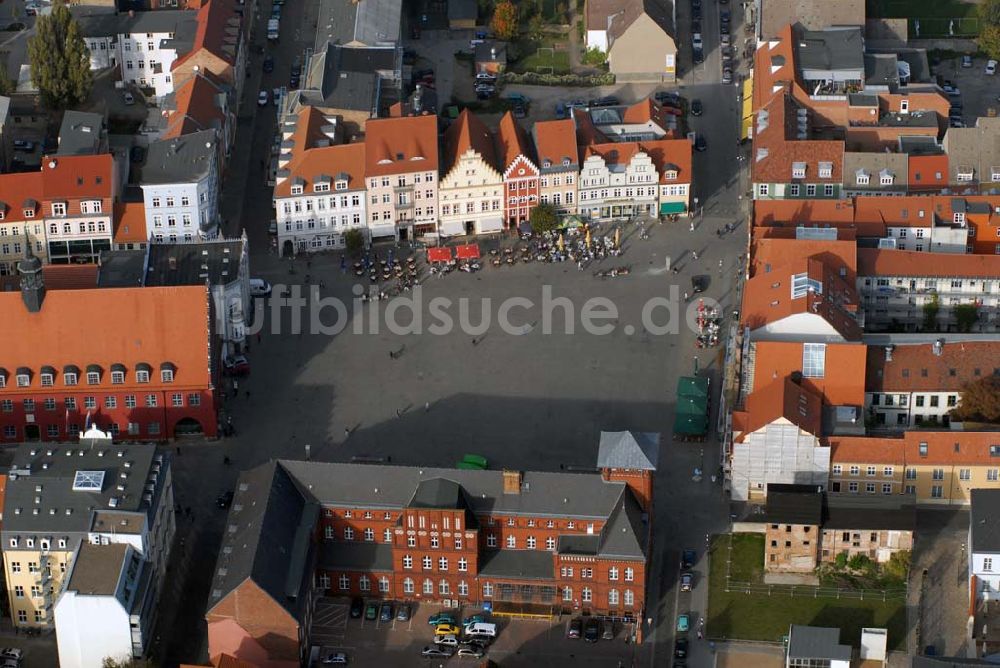 Greifswald aus der Vogelperspektive: Marktplatz und Rathaus