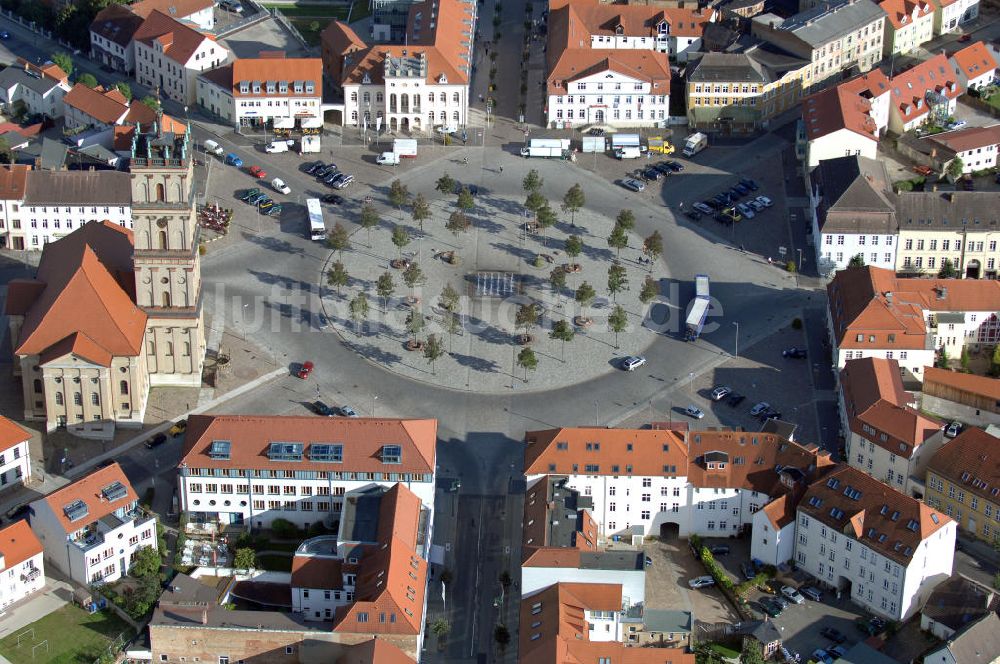 Luftbild Neustrelitz - Marktplatz und Rathaus