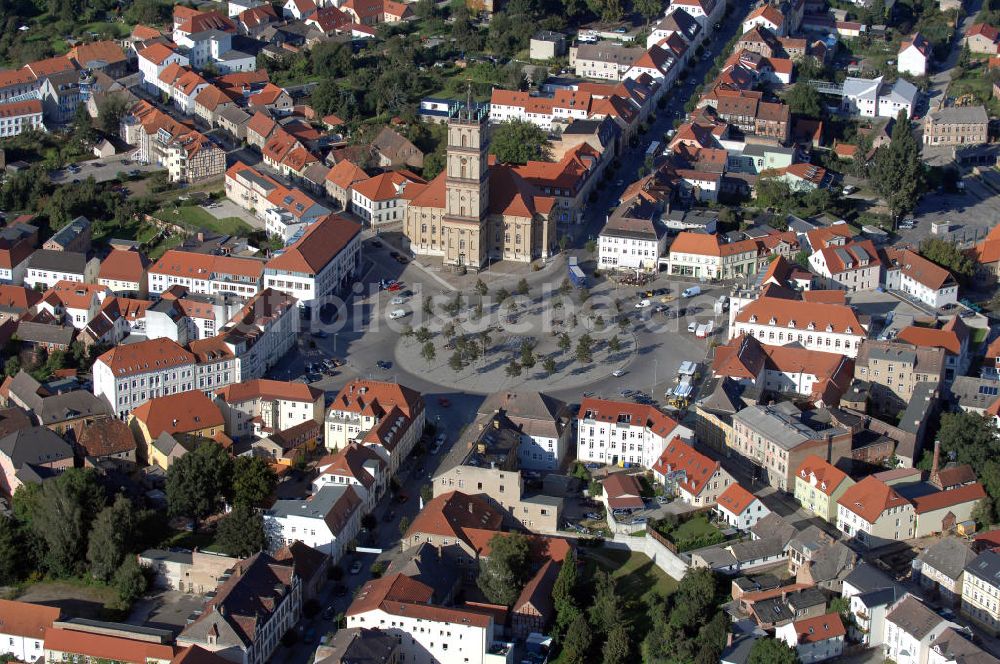 Luftaufnahme Neustrelitz - Marktplatz und Rathaus