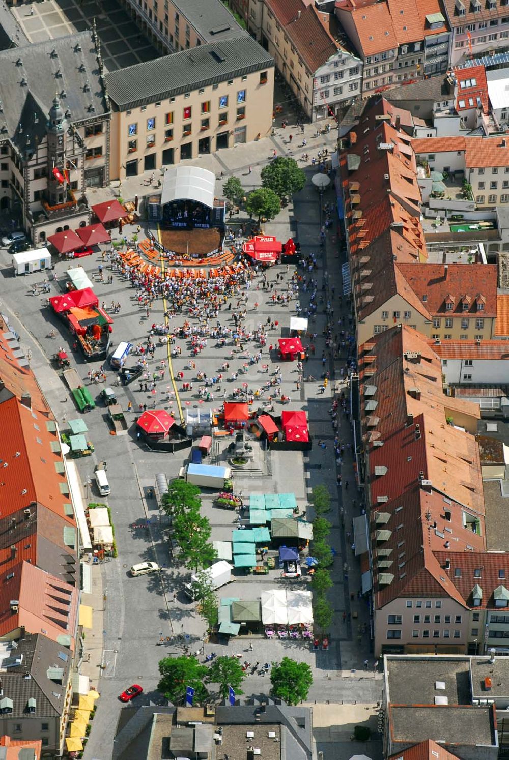 Schweinfurt aus der Vogelperspektive: Marktplatz am Rathaus von Schweinfurt