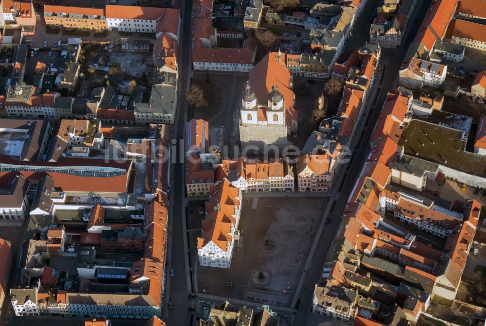 Luftbild Lutherstadt Wittenberg - Marktplatz mit dem Rathaus und der Stadtkirche St. Marien in Wittenberg im Bundesland Sachsen-Anhalt