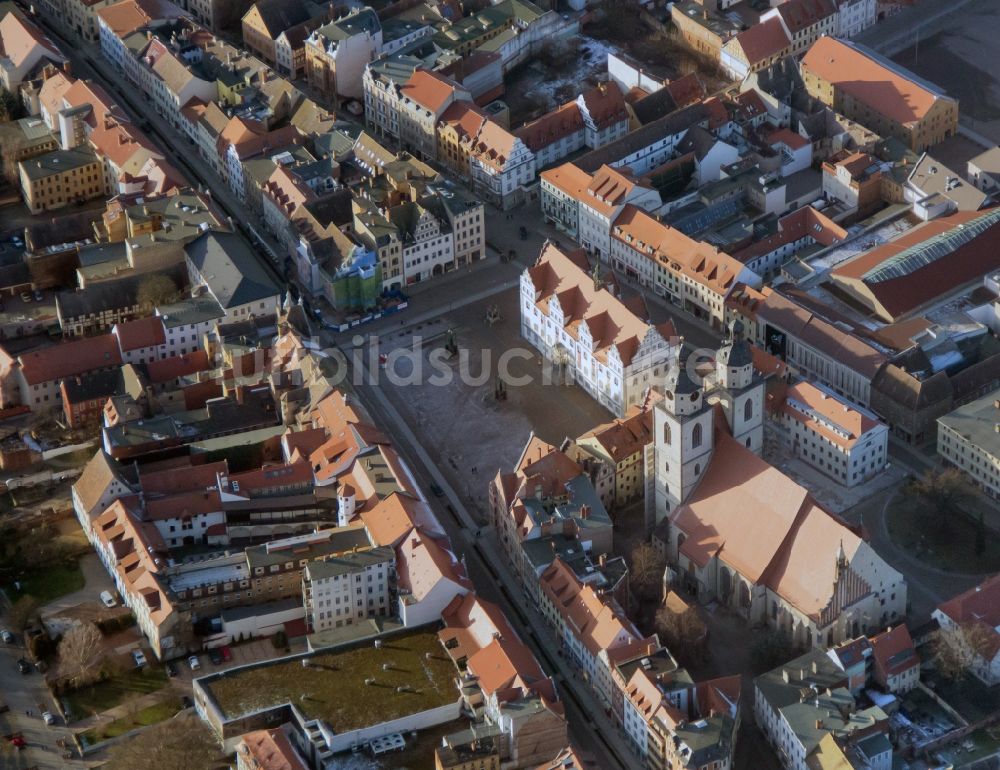 Luftaufnahme Lutherstadt Wittenberg - Marktplatz mit dem Rathaus und der Stadtkirche St. Marien in Wittenberg im Bundesland Sachsen-Anhalt