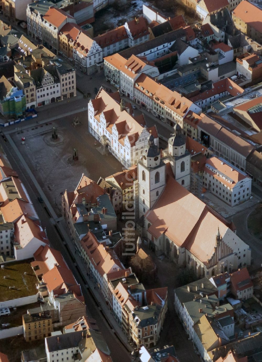 Lutherstadt Wittenberg von oben - Marktplatz mit dem Rathaus und der Stadtkirche St. Marien in Wittenberg im Bundesland Sachsen-Anhalt