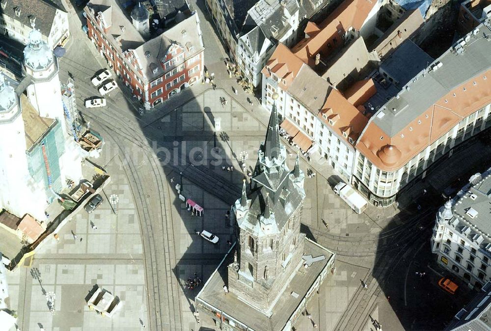 Halle / Saale aus der Vogelperspektive: Marktplatz im Stadtzentrum von Halle an der Saale in SA.