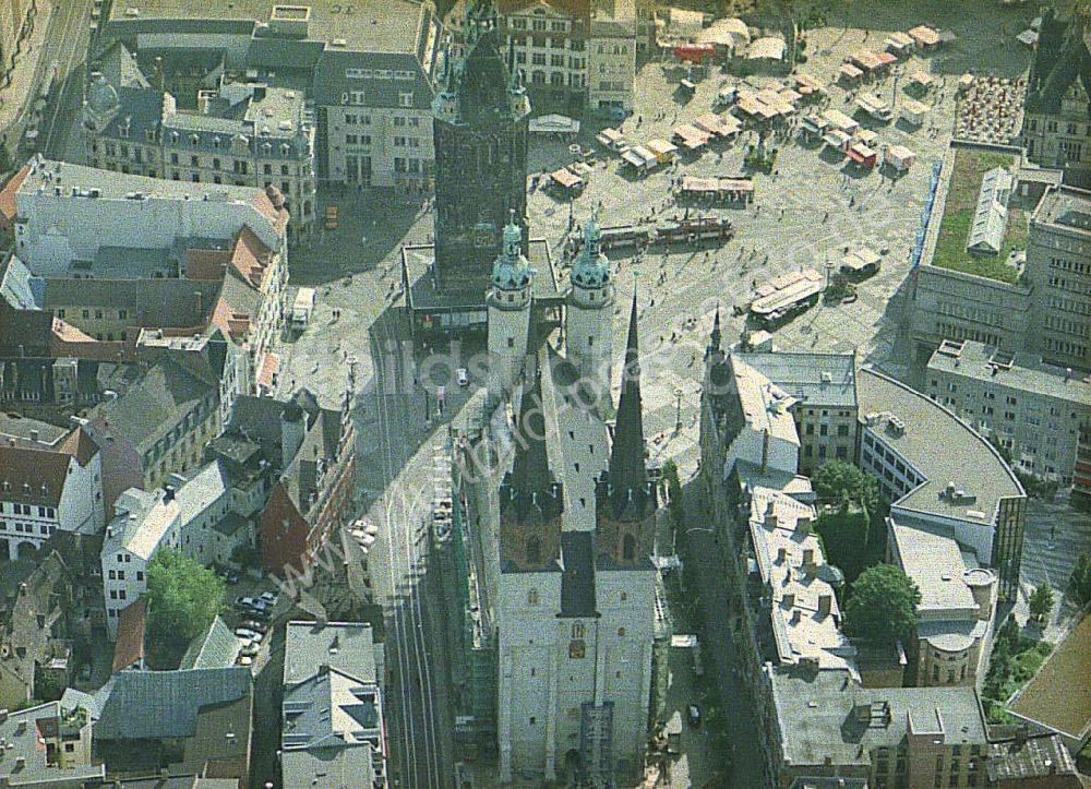 Luftaufnahme Halle / Saale - Marktplatz im Stadtzentrum von Halle an der Saale in SA.