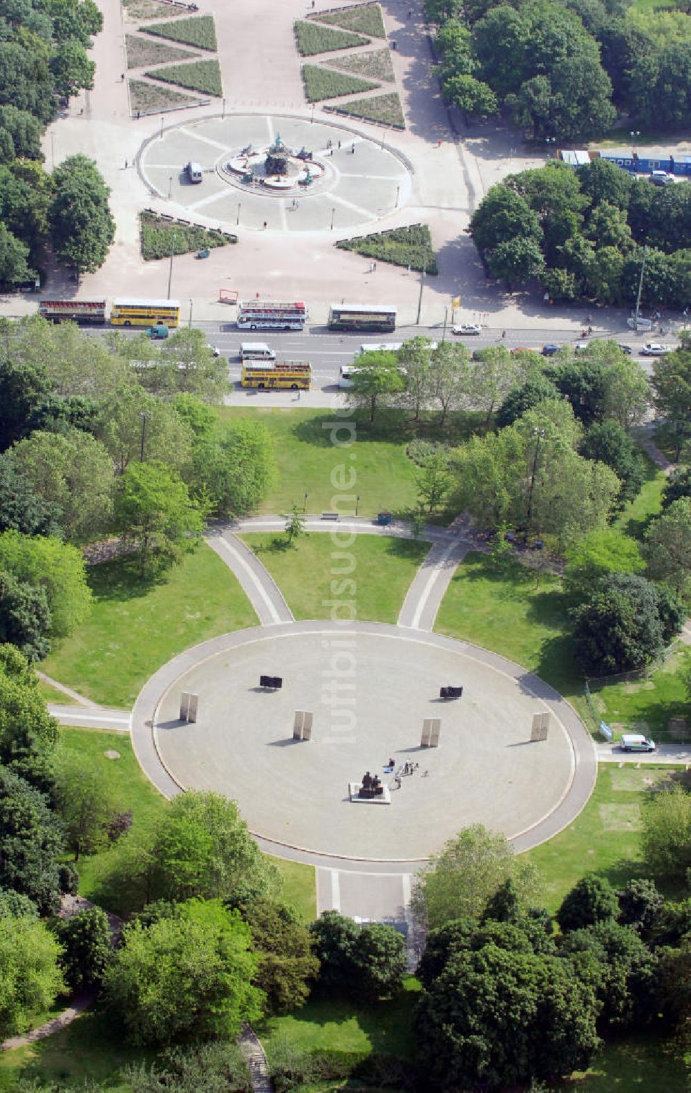 Berlin von oben - Marx-Engels-Forum Berlin-Mitte