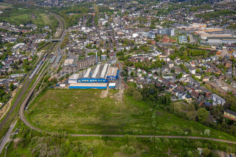 Oberhausen aus der Vogelperspektive: Maschinenbau- Werksgelände Gutehoffnungshütte Radsatz GmbH an der Gartenstraße in Oberhausen im Bundesland Nordrhein-Westfalen, Deutschland