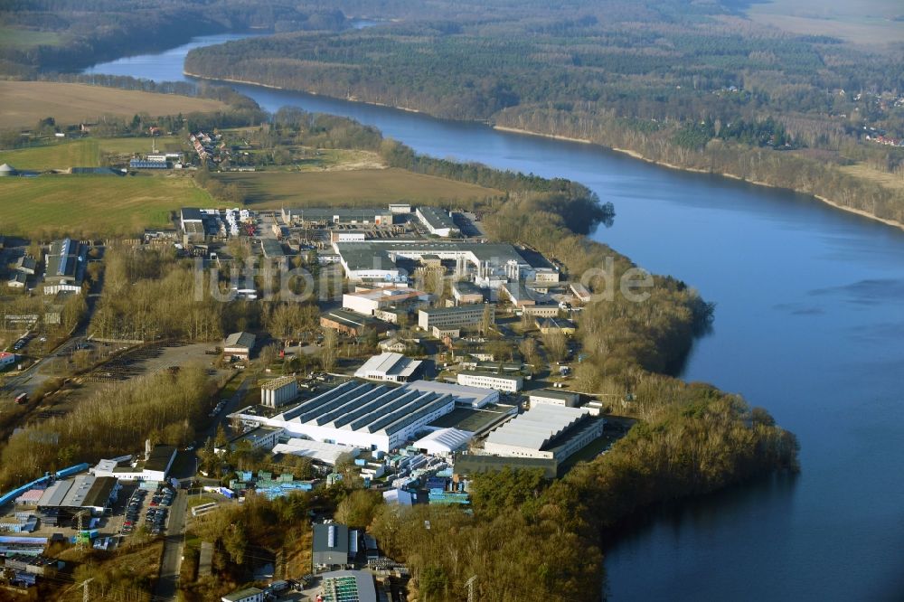 Schwerin von oben - Maschinenbau- Werksgelände der SES Werkzeugbau Schwerin GmbH in Schwerin im Bundesland Mecklenburg-Vorpommern, Deutschland