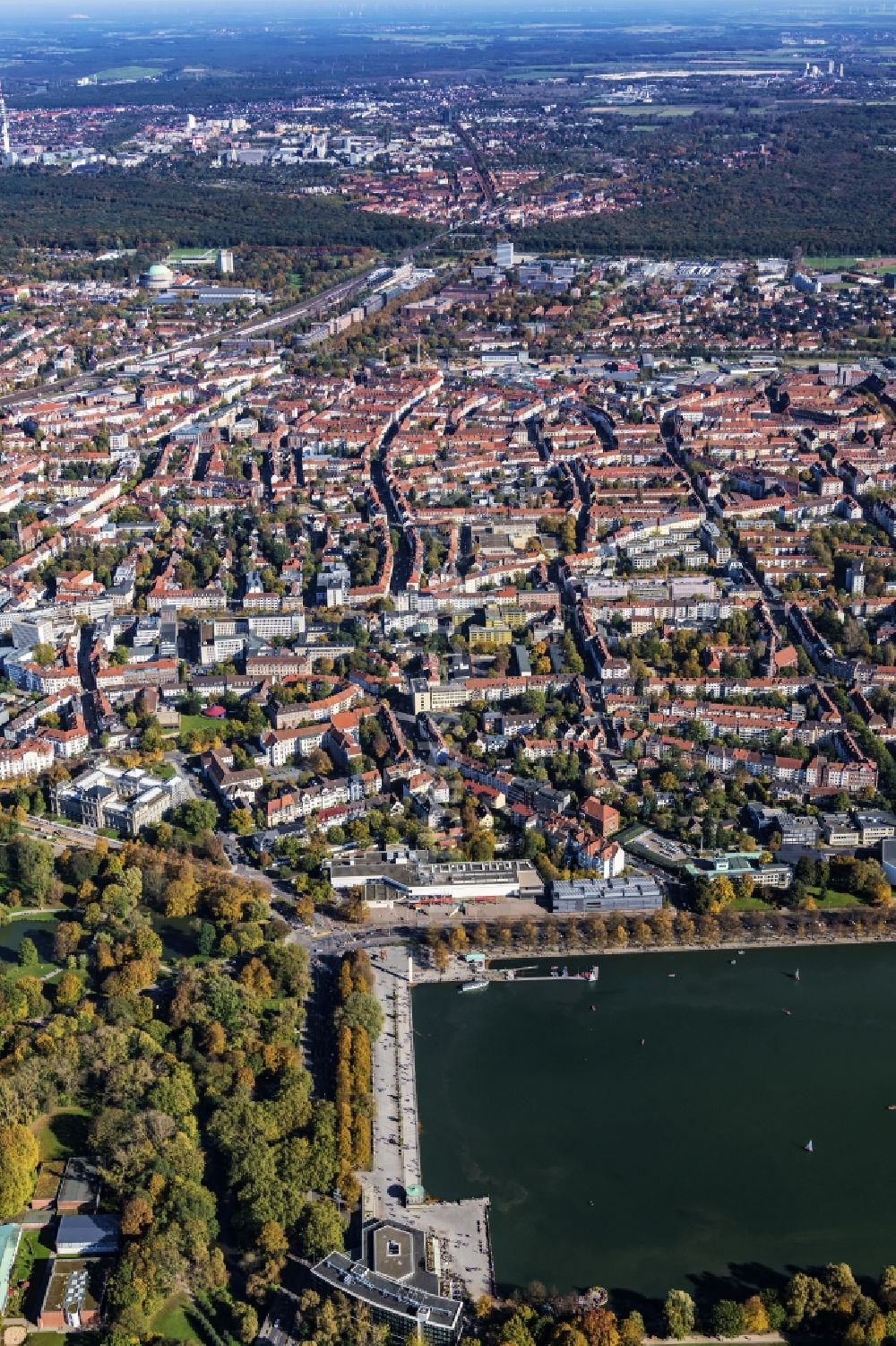 Hannover aus der Vogelperspektive: Maschpark am Maschsee in der Landeshauptstadt Hannover im Bundesland Niedersachsen