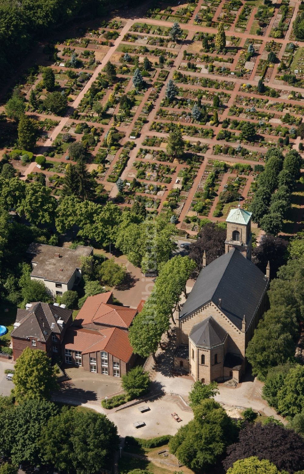 Bochum OT Weitmar von oben - Matthäuskirche im Ortsteil Weitmar von Bochum im Bundesland Nordrhein-Westfalen