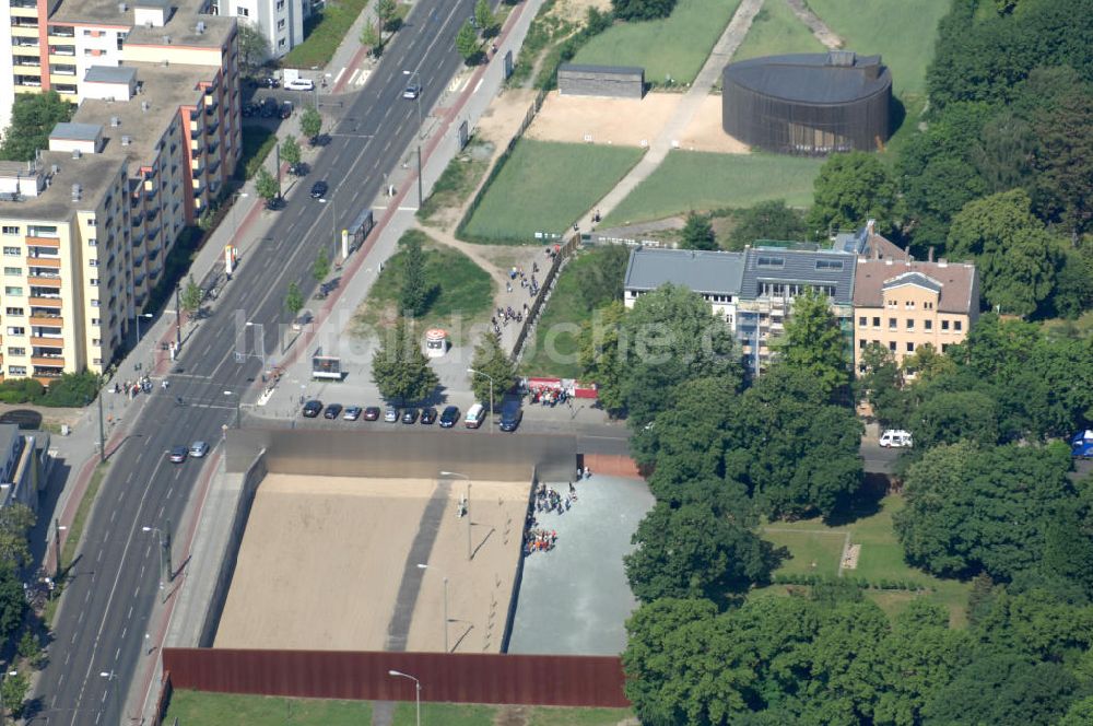 Luftaufnahme Berlin - Mauerpark in Berlin Mitte