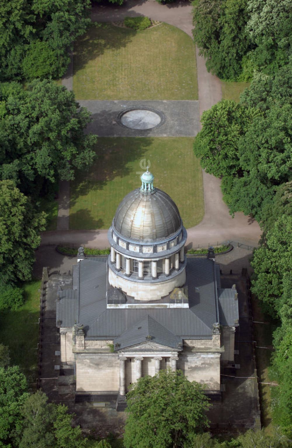 Dessau aus der Vogelperspektive: Mausoleum im Georgium in Dessau