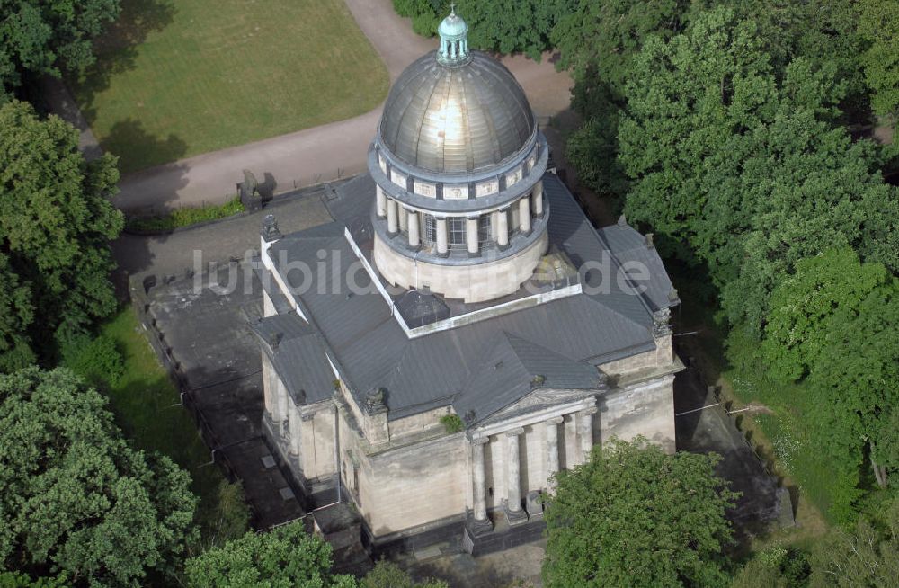 Luftbild Dessau - Mausoleum im Georgium in Dessau