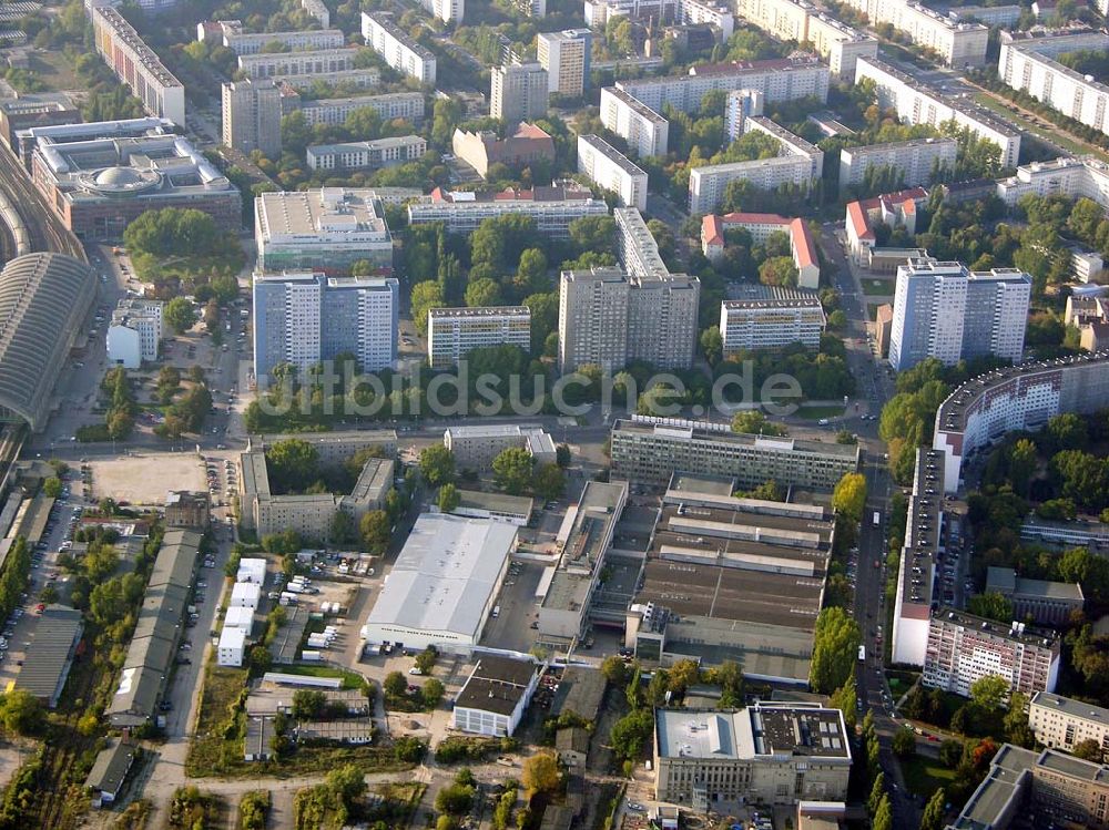 Berlin-Friedrichshain aus der Vogelperspektive: Möbeloase in Friedrichshain.