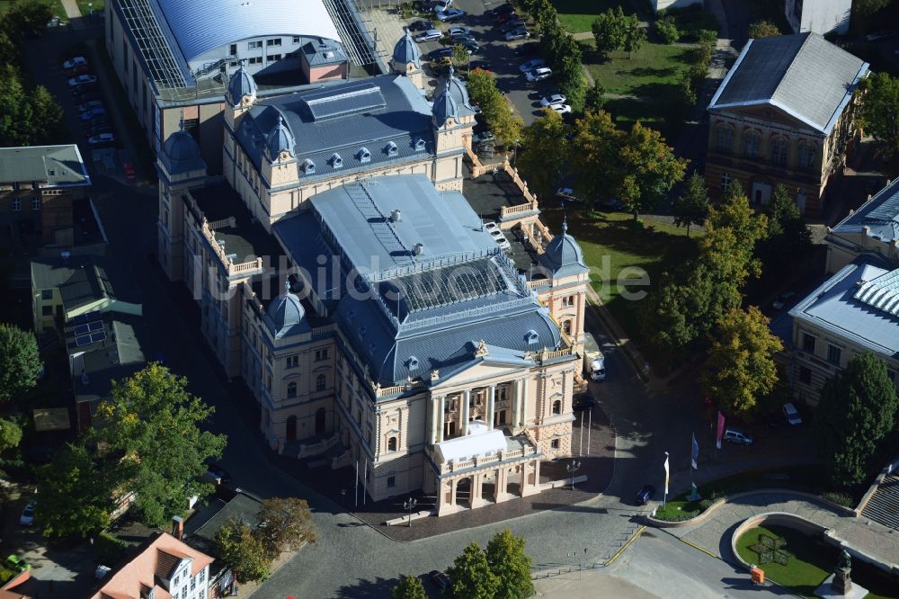 Schwerin aus der Vogelperspektive: Mecklenburgische Staatstheater Schwerin im Bundesland Mecklenburg-Vorpommern