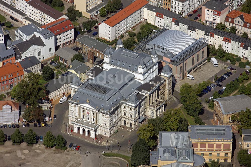 Schwerin aus der Vogelperspektive: Mecklenburgisches Staatstheater Schwerin