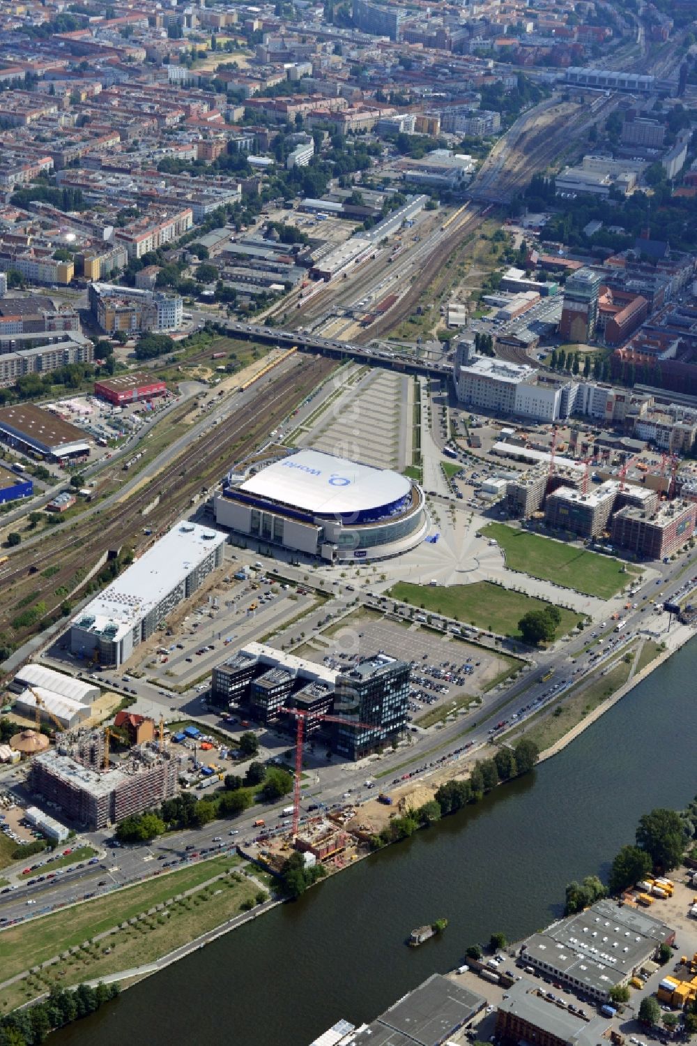 Luftbild Berlin - Mediaspree-Gebiet an der Spree zwischen Oberbaumbrücke und Schillingbrücke im Bezirk Kreuzberg-Friedrichshain in Berlin.