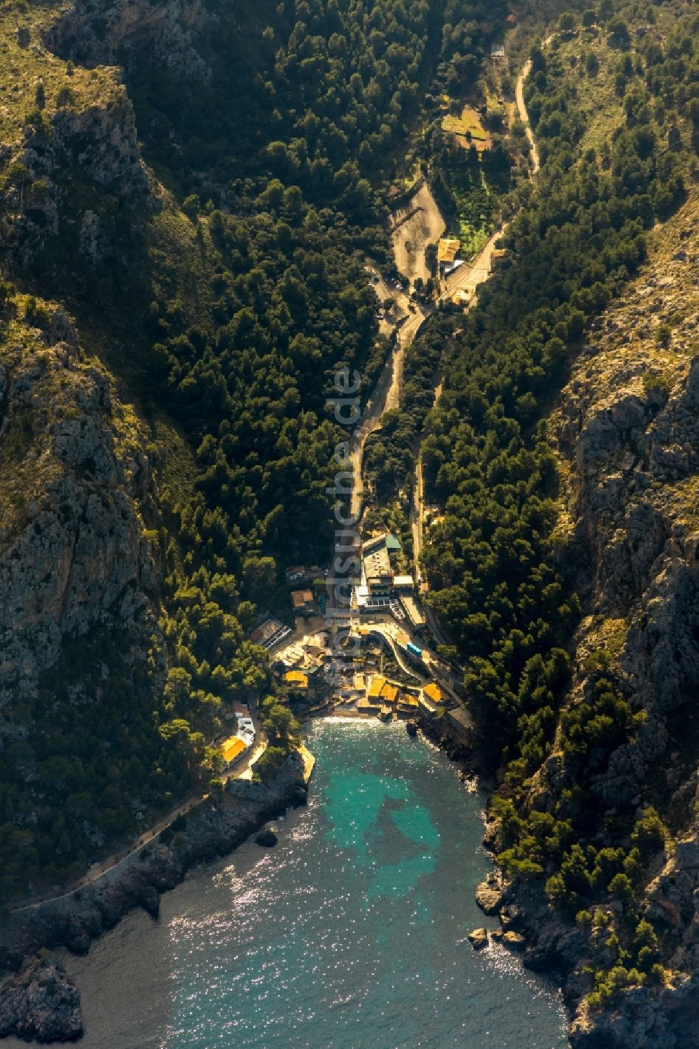 Luftbild Port de Sa Calobra - Meeres-Küste des Balearen-Meer in Port de Sa Calobra in Balearische Insel Malorca, Spanien