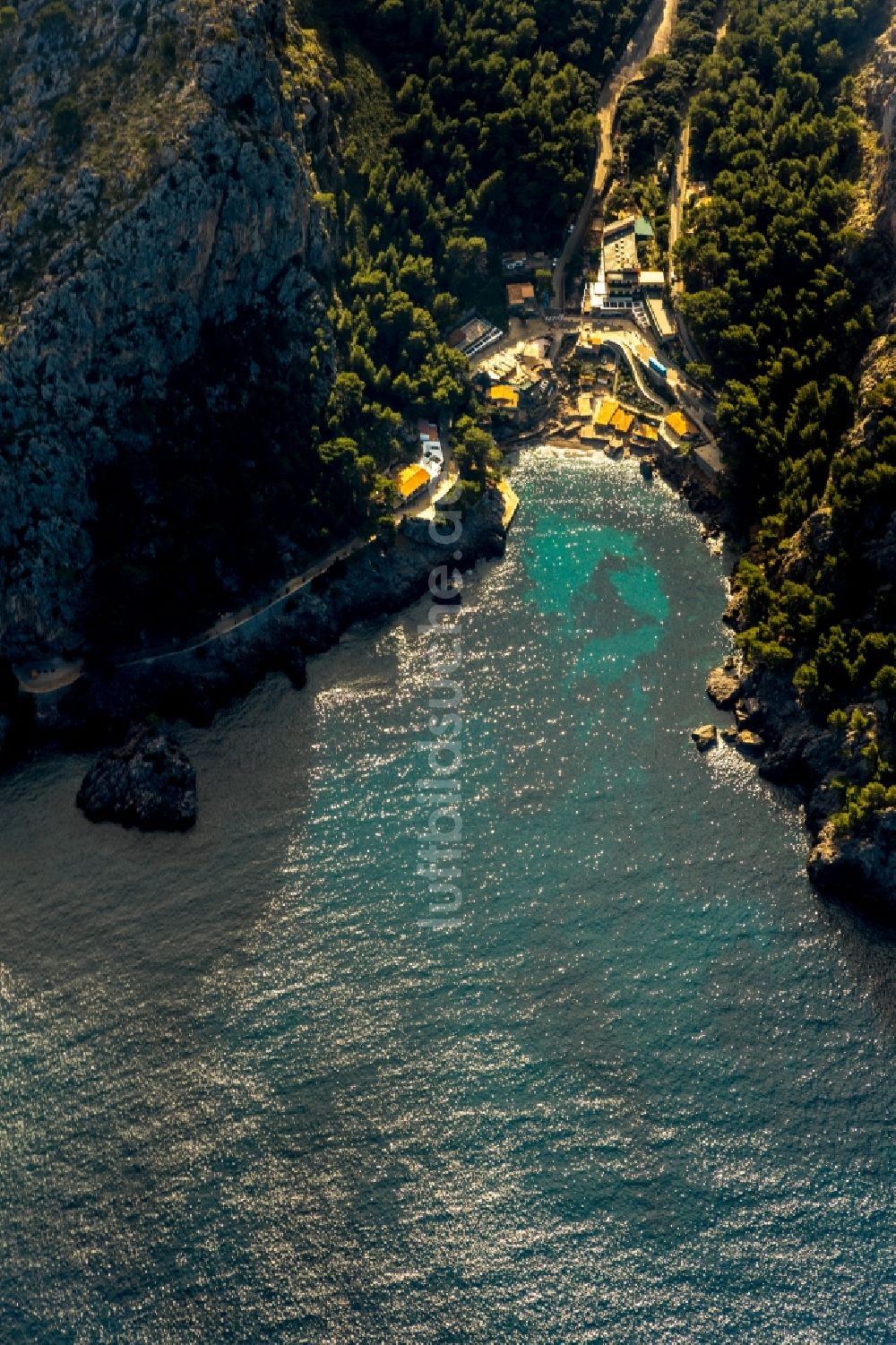 Luftaufnahme Port de Sa Calobra - Meeres-Küste des Balearen-Meer in Port de Sa Calobra in Balearische Insel Malorca, Spanien