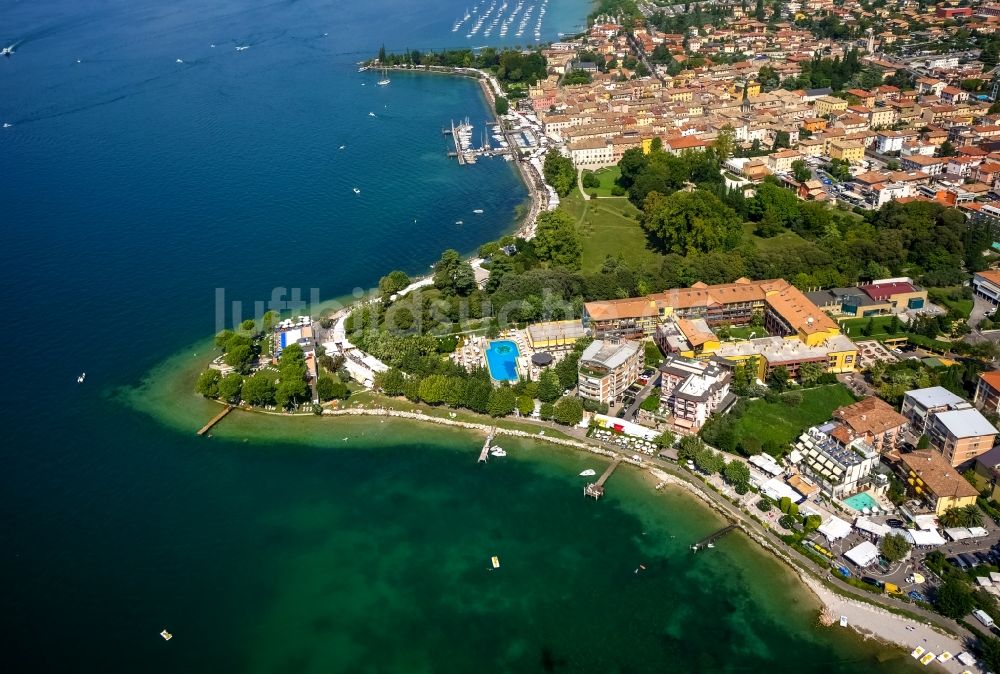 Luftbild Bardolino - Meeres-Küste in Bardolino in Veneto, Italien