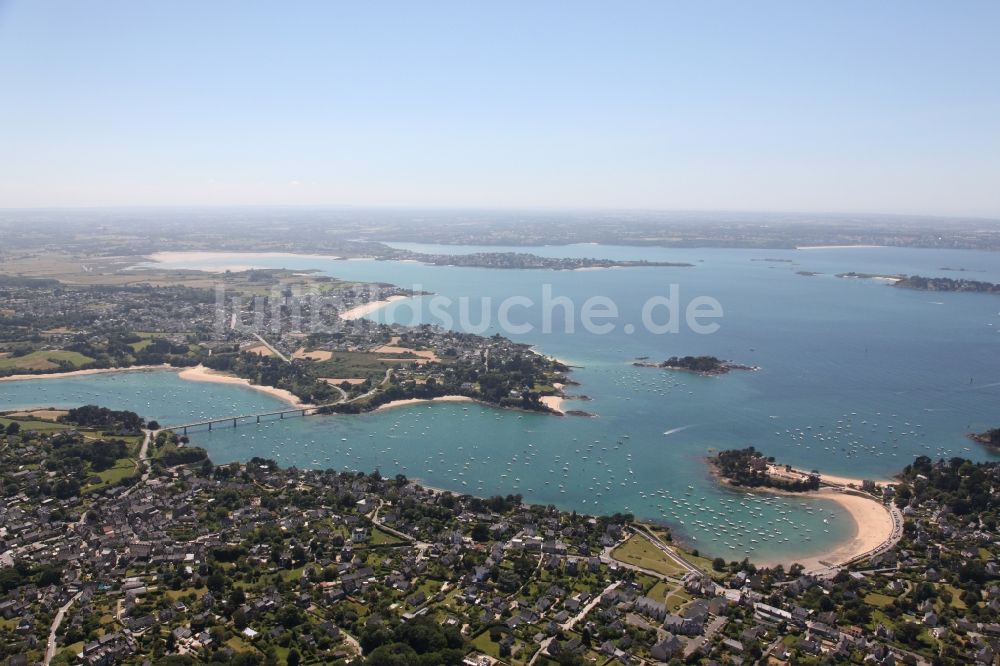 Saint-Briac-sur-Mer aus der Vogelperspektive: Meeres-Küste bei Saint-Briac-sur-Mer in Bretagne, Frankreich