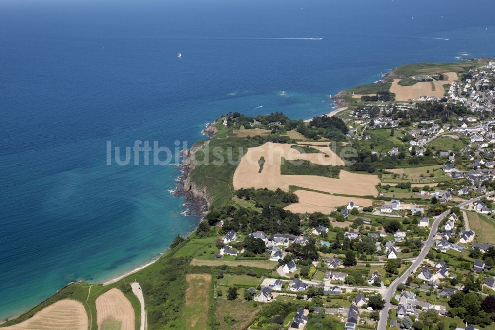 Luftaufnahme Saint-Cast-le-Guildo - Meeres-Küste bei Saint-Cast-le-Guildo in Bretagne, Frankreich