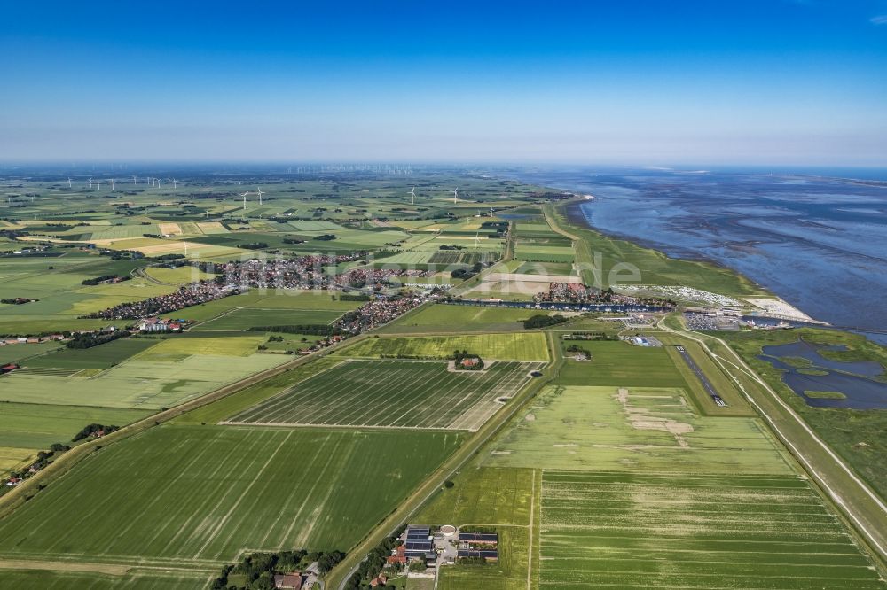 Luftaufnahme Wittmund - Meeres-Küste der Nordsee in Harlesiel im Bundesland Niedersachsen