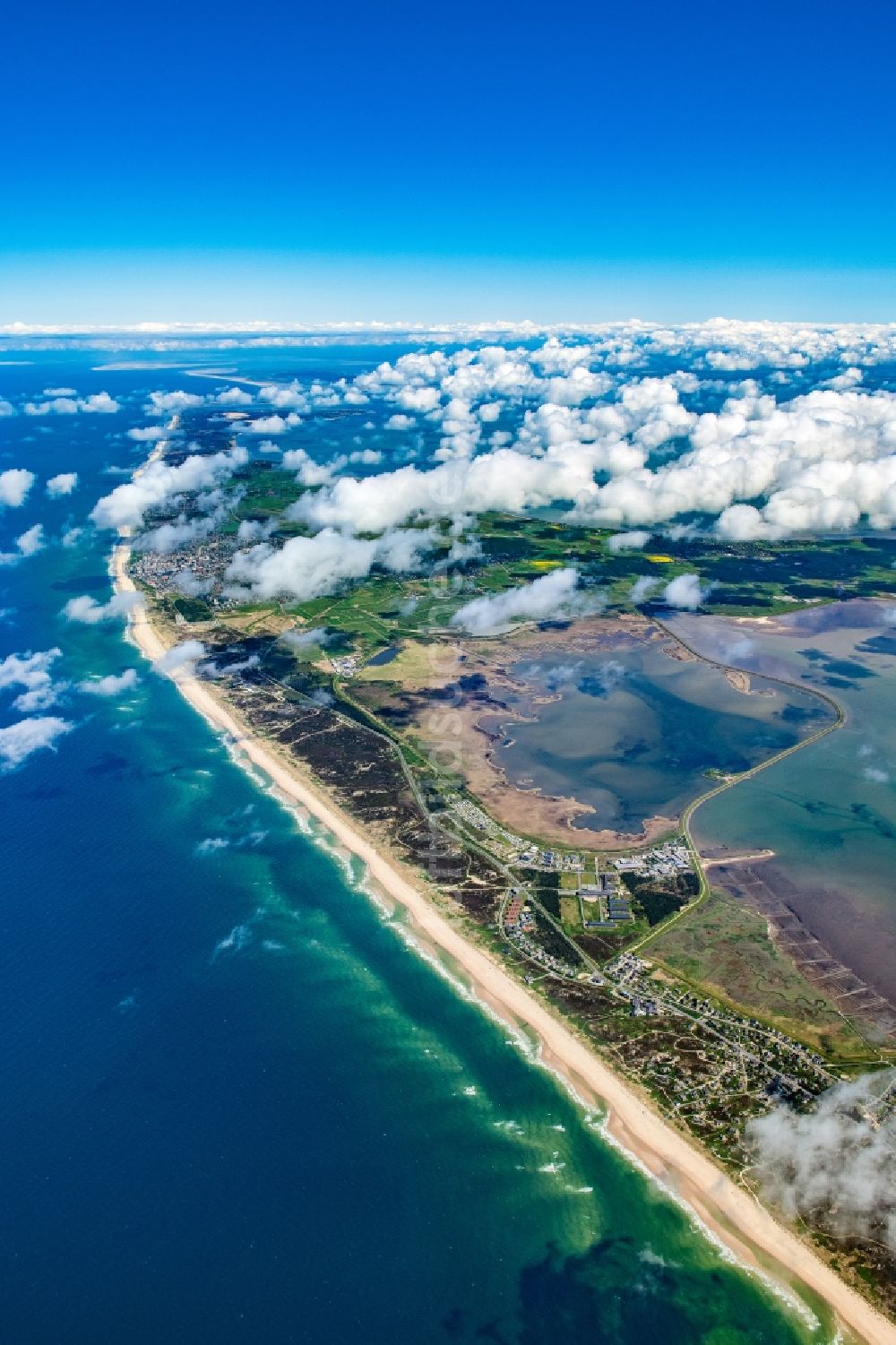 Luftaufnahme Sylt - Meeres-Küste der Nordsee und Rantum Becken (Sylt) im Bundesland Schleswig-Holstein