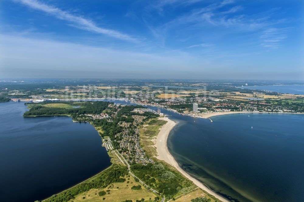 Luftbild Lübeck - Meeres-Küste der Nordsee und Verlauf der Trave in Travemünde im Bundesland Schleswig-Holstein