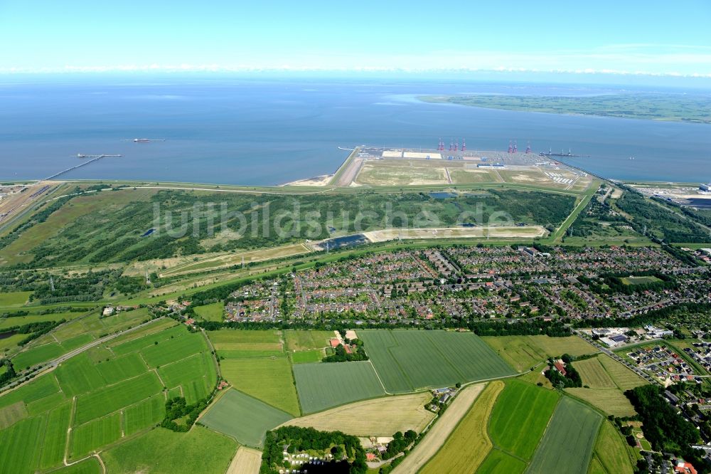 Voslapp aus der Vogelperspektive: Meeres-Küste der Nordsee in Voslapp im Bundesland Niedersachsen