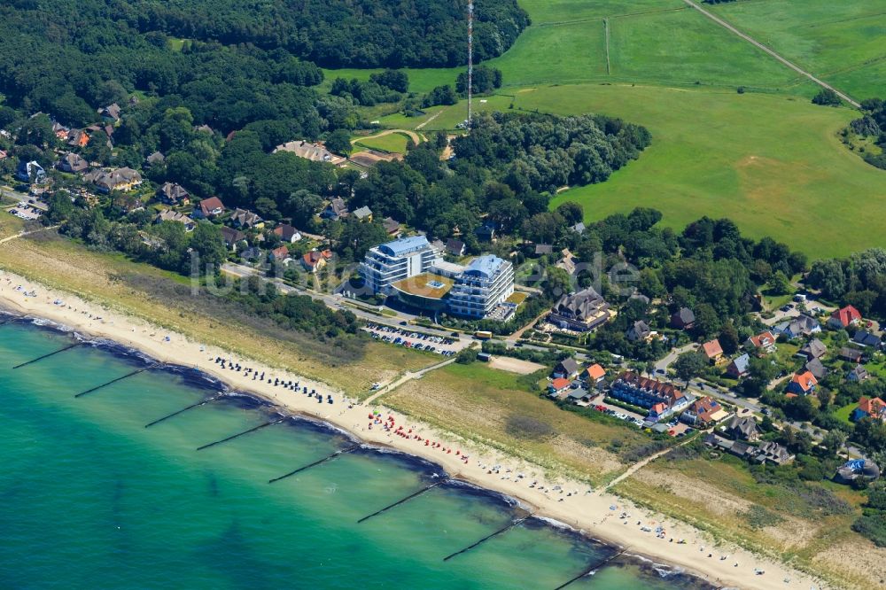 Ahrenshoop aus der Vogelperspektive: Meeres-Küste der Ostsee in Ahrenshoop im Bundesland Mecklenburg-Vorpommern, Deutschland