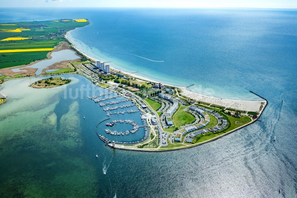 Fehmarn aus der Vogelperspektive: Meeres-Küste der Ostsee in Burg auf Fehmarn im Bundesland Schleswig-Holstein