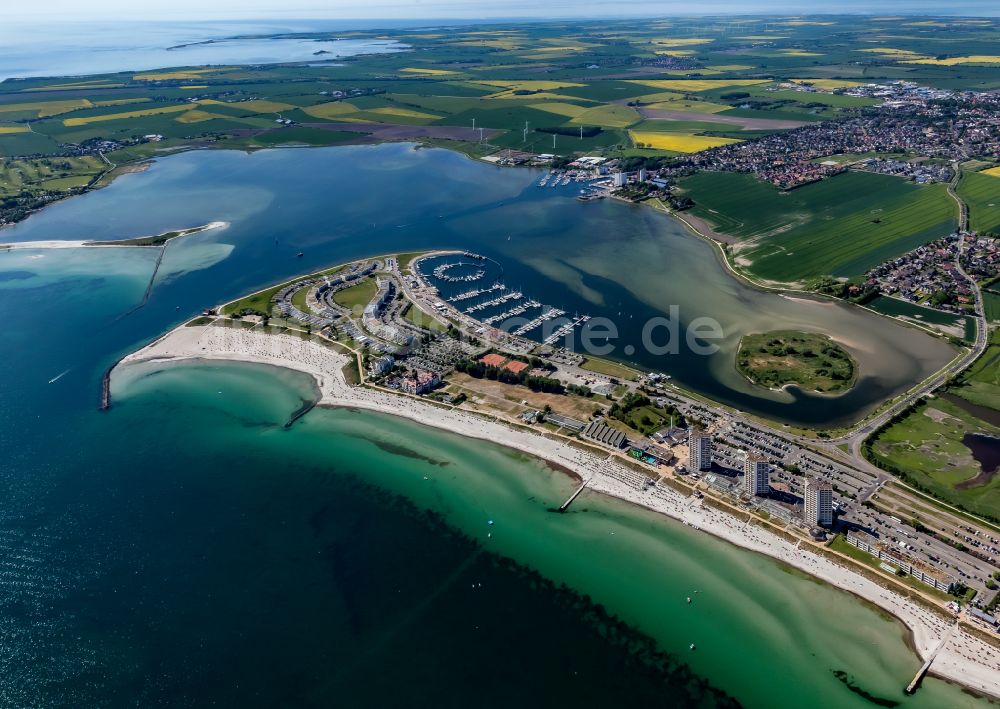 Fehmarn von oben - Meeres-Küste der Ostsee in Burg auf Fehmarn im Bundesland Schleswig-Holstein