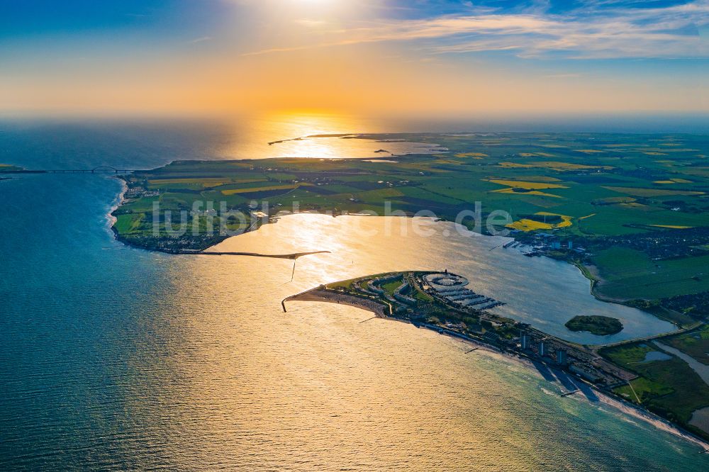 Fehmarn von oben - Meeres-Küste der Ostsee in Burg auf Fehmarn im Bundesland Schleswig-Holstein