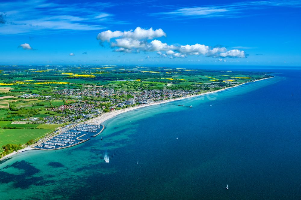 Grömitz aus der Vogelperspektive: Meeres-Küste der Ostsee in Grömitz im Bundesland Schleswig-Holstein