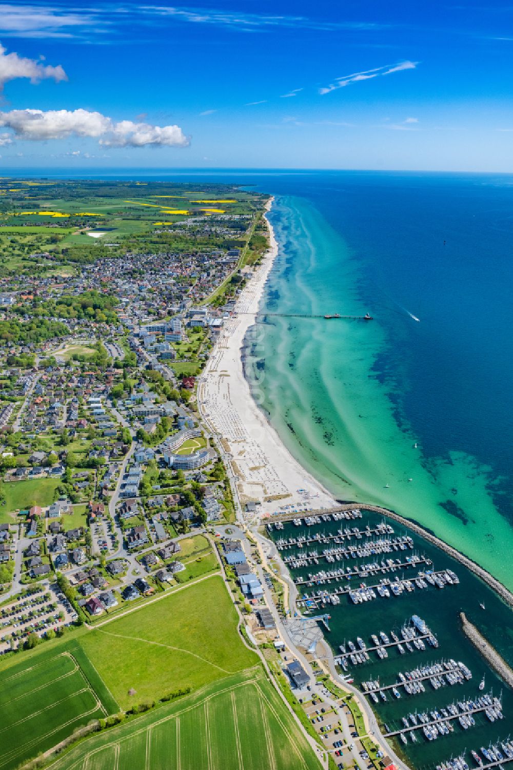 Luftbild Grömitz - Meeres-Küste der Ostsee in Grömitz im Bundesland Schleswig-Holstein